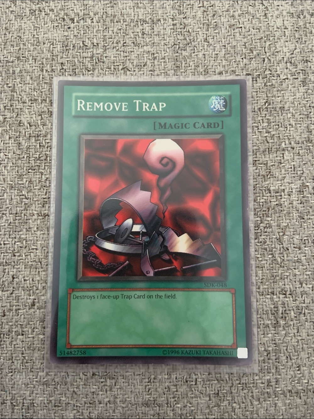 Yu-Gi-Oh! Remove Trap Magic Card
